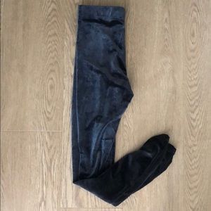 Dynamite - Naomi Velvet Leggings in Grey